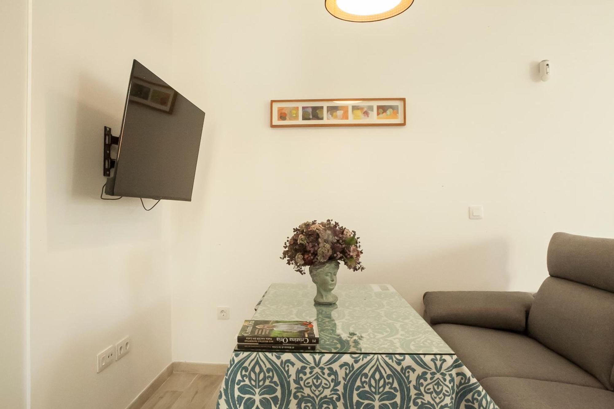 Apartamentos Rg Hospital Valme Seville Exterior photo