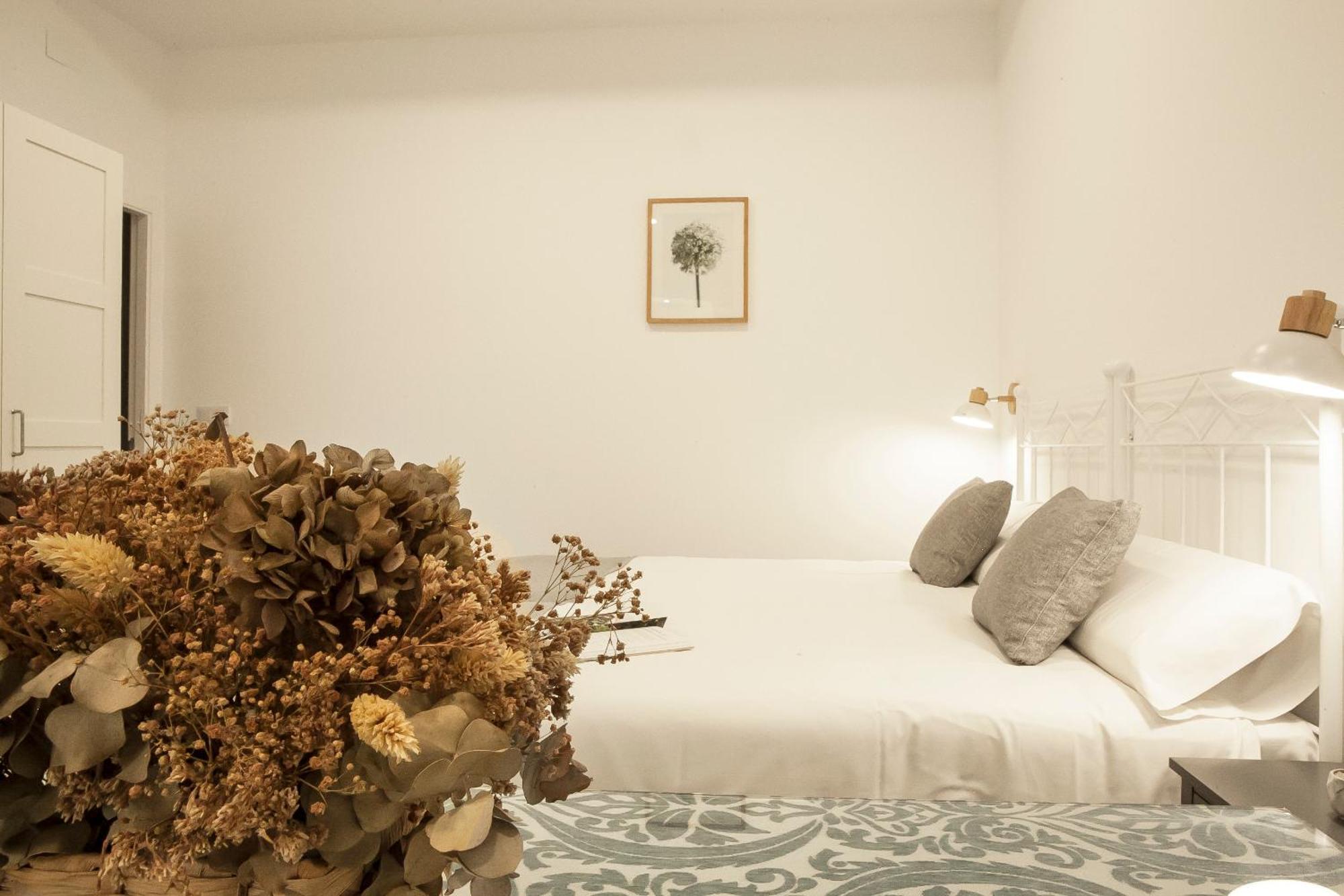 Apartamentos Rg Hospital Valme Seville Exterior photo